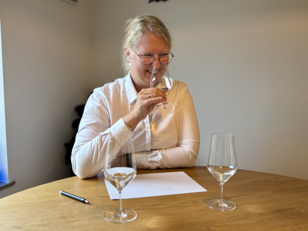 Sommeliern: ”Jodå, ett år gammalt vatten är fullt drickbart – men lite dyigt!”